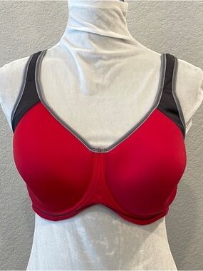 Freya sonic sports bra reg $75 36g also have in gray  Underwire Sports Bra
